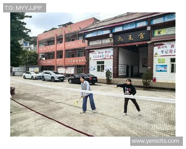 西安羽毛球队勇闯世锦赛舞台展现逆袭精神与团队风采 西安羽毛球队勇闯世锦赛舞台展现逆袭精神与团队风采