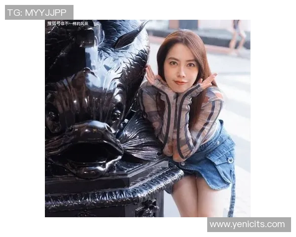 看台上足球明星女友的时尚风采与生活点滴揭秘